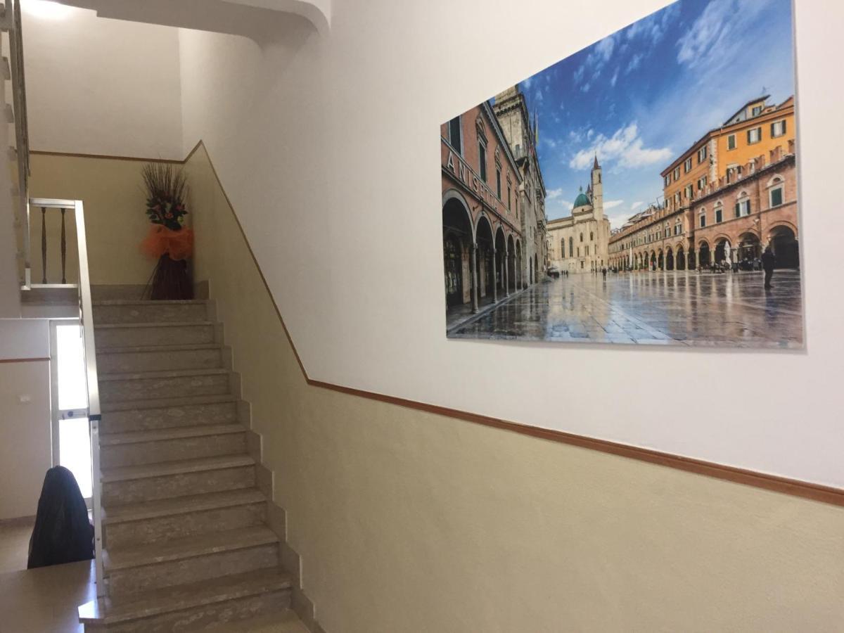 App Sul Lungomare Appartement San Benedetto del Tronto Buitenkant foto